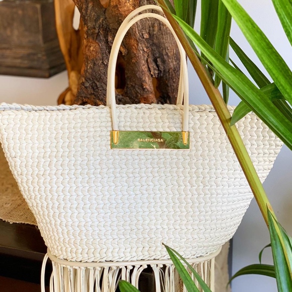 Balencia Tote - Picture 1 of 6